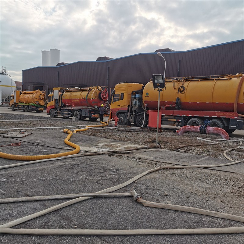 黄龙污水池清理