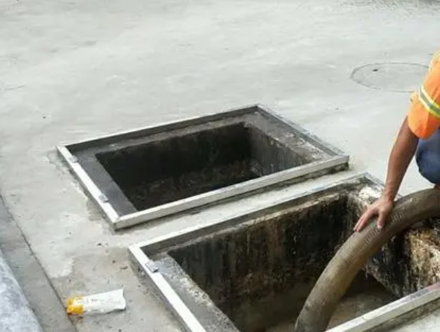 黄龙化粪池清理
